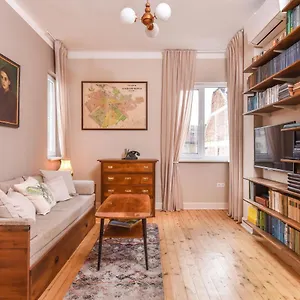 Chez Marie - Cozy One-bedroom With Balcony By Flat Mаnager , Sofia Bulgaria